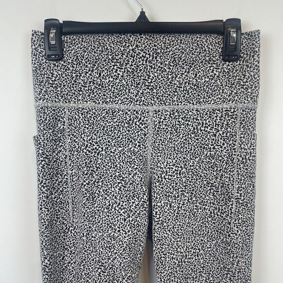 Athleta Salutation Stash II Textured Tight Legging Black White‎ Size M - Picture 5 of 9